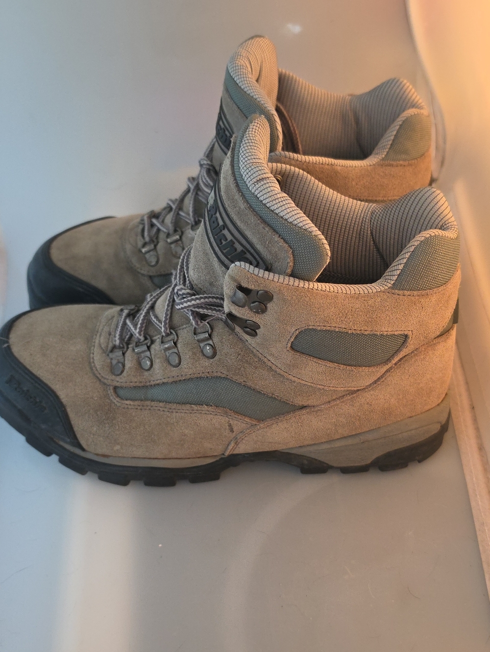 VTG Raichle Hiking Men's Taupe Suede Lace-Up Outdoor Boots